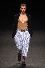 ヴィヴィアン・ウエストウッド マン 2016年秋冬コレクション - 男性的なフェミニン｜写真48