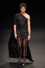 ヴィヴィアン・ウエストウッド マン 2016年秋冬コレクション - 男性的なフェミニン｜写真71