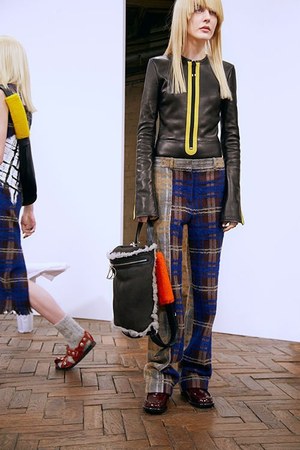 アクネ ストゥディオズ(Acne Studios) 2016年プレフォールウィメンズコレクション  - 写真15