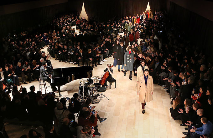 バーバリー 2016-17年秋冬 <span>コレクション</span> - 写真45