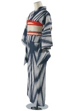 猛暑をエコで乗り切る先人たちの知恵 - 「暑さと衣服 -民族衣装にみる涼しさの工夫-」展｜写真4