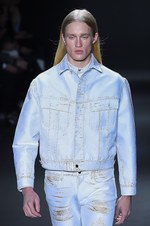 カルバン・クライン コレクション 2016年秋メンズコレクション - メタルカラーで男性らしい官能を｜写真2