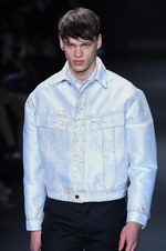 カルバン・クライン コレクション 2016年秋メンズコレクション - メタルカラーで男性らしい官能を｜写真4