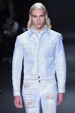 カルバン・クライン コレクション 2016年秋メンズコレクション - メタルカラーで男性らしい官能を｜写真10