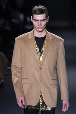 カルバン・クライン コレクション 2016年秋メンズコレクション - メタルカラーで男性らしい官能を｜写真24