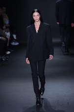 カルバン・クライン コレクション 2016年秋メンズコレクション - メタルカラーで男性らしい官能を｜写真37