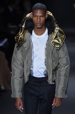 カルバン・クライン コレクション 2016年秋メンズコレクション - メタルカラーで男性らしい官能を｜写真70