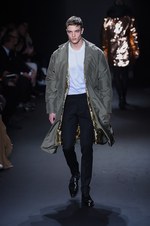 カルバン・クライン コレクション 2016年秋メンズコレクション - メタルカラーで男性らしい官能を｜写真74