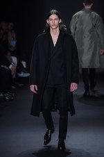 カルバン・クライン コレクション 2016年秋メンズコレクション - メタルカラーで男性らしい官能を｜写真75