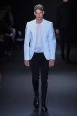 カルバン・クライン コレクション 2016年秋メンズコレクション - メタルカラーで男性らしい官能を｜写真83