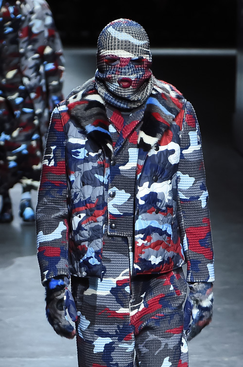 モンクレール ガム・ブルー(MONCLER GAMME BLEU) 2016-17年秋冬 メンズコレクション  - 写真76