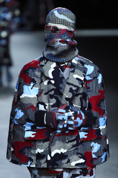 モンクレール ガム・ブルー(MONCLER GAMME BLEU) 2016-17年秋冬 メンズコレクション  - 写真82