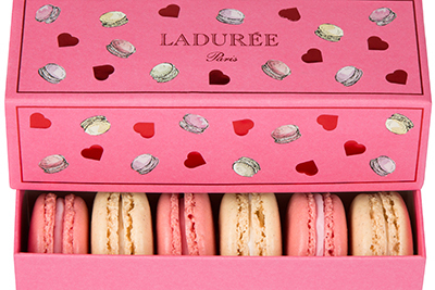 ラデュレ、バレンタイン＆ホワイトデー限定マカロン発売 - ハート柄のボックスやバッグチャームも