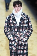 フェンディ 2016年秋冬メンズコレクション - アットホームな空間で心地よいほど贅沢に｜写真30