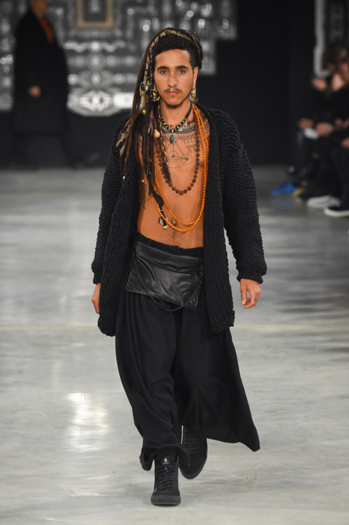 マルセロ・ブロン カウンティ・オブ・ミラン(MARCELO BURLON COUNTY OF MILAN) 2016-17年秋冬 ウィメンズ&メンズコレクション  - 写真1