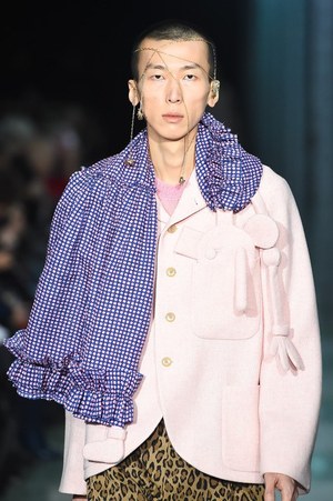 ウォルター ヴァン ベイレンドンク(Walter Van Beirendonck) 2016-17年秋冬 メンズコレクション  - 写真22