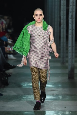 ウォルター ヴァン ベイレンドンク(Walter Van Beirendonck) 2016-17年秋冬 メンズコレクション  - 写真23