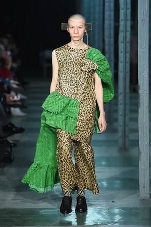 ウォルター ヴァン ベイレンドンク(Walter Van Beirendonck) 2016-17年秋冬 メンズコレクション  - 写真25