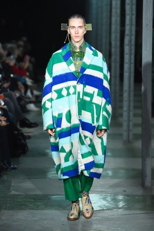 ウォルター ヴァン ベイレンドンク(Walter Van Beirendonck) 2016-17年秋冬 メンズコレクション  - 写真74