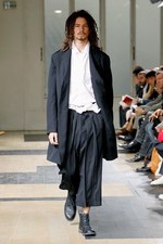 現代によみがえった幕末のサムライ達　ヨウジヤマモト(Yohji Yamamoto) 2012年春夏メンズコレクション｜写真11