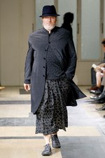 現代によみがえった幕末のサムライ達　ヨウジヤマモト(Yohji Yamamoto) 2012年春夏メンズコレクション｜写真13