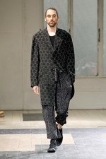 現代によみがえった幕末のサムライ達　ヨウジヤマモト(Yohji Yamamoto) 2012年春夏メンズコレクション｜写真15