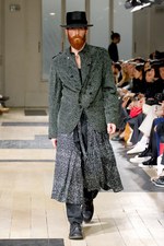 現代によみがえった幕末のサムライ達　ヨウジヤマモト(Yohji Yamamoto) 2012年春夏メンズコレクション｜写真33
