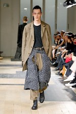 現代によみがえった幕末のサムライ達　ヨウジヤマモト(Yohji Yamamoto) 2012年春夏メンズコレクション｜写真34