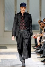 現代によみがえった幕末のサムライ達　ヨウジヤマモト(Yohji Yamamoto) 2012年春夏メンズコレクション｜写真37