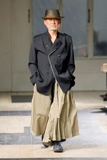 現代によみがえった幕末のサムライ達　ヨウジヤマモト(Yohji Yamamoto) 2012年春夏メンズコレクション｜写真42