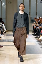 現代によみがえった幕末のサムライ達　ヨウジヤマモト(Yohji Yamamoto) 2012年春夏メンズコレクション｜写真45