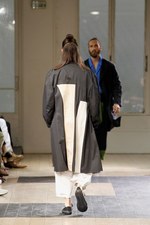 現代によみがえった幕末のサムライ達　ヨウジヤマモト(Yohji Yamamoto) 2012年春夏メンズコレクション｜写真48