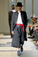 現代によみがえった幕末のサムライ達　ヨウジヤマモト(Yohji Yamamoto) 2012年春夏メンズコレクション｜写真52