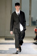 現代によみがえった幕末のサムライ達　ヨウジヤマモト(Yohji Yamamoto) 2012年春夏メンズコレクション｜写真55
