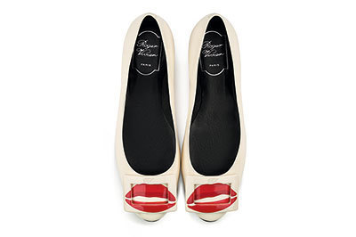 ロジェ ヴィヴィエ 2016年春夏コレクション - リップ柄フラットシューズや花柄サンダルなど