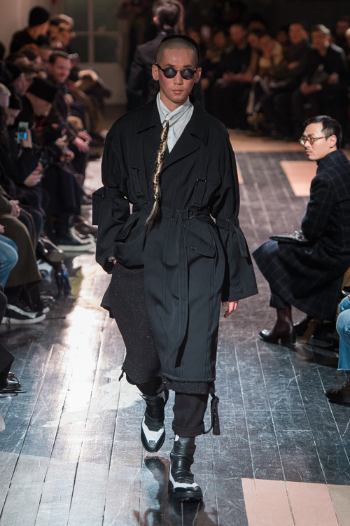 ヨウジヤマモト(Yohji Yamamoto) 2016-17年秋冬 メンズコレクション シルエット - 写真19