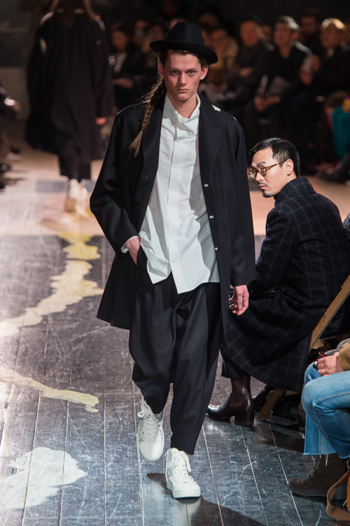 ヨウジヤマモト(Yohji Yamamoto) 2016-17年秋冬 メンズコレクション  - 写真55