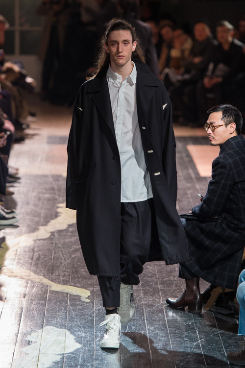 ヨウジヤマモト(Yohji Yamamoto) 2016-17年秋冬 メンズコレクション  - 写真57