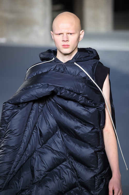 リック・オウエンス(Rick Owens) 2016-17年秋冬 メンズコレクション  - 写真75