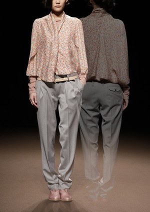 シンプルな中にユニークなデザインが潜む サポートサーフェス(support surface)、2011-2012年秋冬コレクション｜写真5