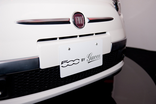GUCCIとFIATが共同でデザインした特別仕様車「FIAT 500 by Gucci」 | 写真