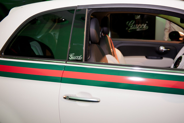 GUCCIとFIATが共同でデザインした特別仕様車「FIAT 500 by Gucci GUCCIとFIATが共同でデザインした特別仕様車「FIAT 500 by Gucci