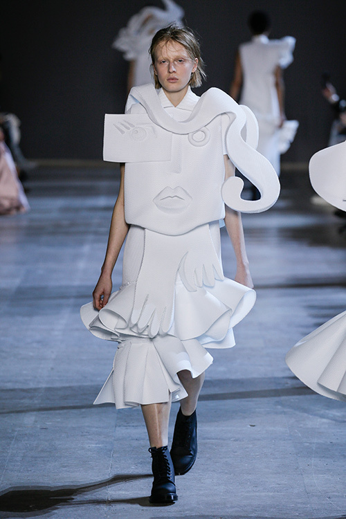 ヴィクター＆ロルフ オートクチュール(VIKTOR & ROLF Haute Couture) 2016年春夏ウィメンズコレクション  - 写真13