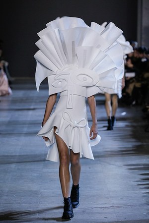 ヴィクター＆ロルフ オートクチュール(VIKTOR & ROLF Haute Couture) 2016年春夏ウィメンズコレクション  - 写真15