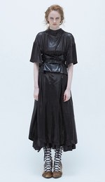 トーガ プルラ 2016-17年秋冬コレクション - 温もりの中に刺激的なスパイスを加えて｜写真1