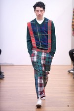 コム デ ギャルソン・シャツ 2016-17年秋冬コレクション - 自由な発想で色柄をパッチワーク｜写真5