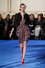ロココとマサイ族を融合させた、スポーティでゴージャスな女性たち-タクーン（THAKOON）の2011-12年秋冬コレクション｜写真3