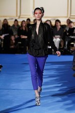 ロココとマサイ族を融合させた、スポーティでゴージャスな女性たち-タクーン（THAKOON）の2011-12年秋冬コレクション｜写真17
