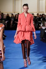 ロココとマサイ族を融合させた、スポーティでゴージャスな女性たち-タクーン（THAKOON）の2011-12年秋冬コレクション｜写真22