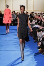 ロココとマサイ族を融合させた、スポーティでゴージャスな女性たち-タクーン（THAKOON）の2011-12年秋冬コレクション｜写真25